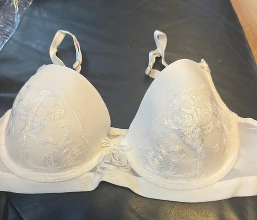 Buy & Sell Royal Albert Liverpool - Photos for Bra