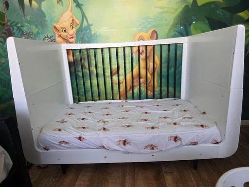 Buy & Sell The Broadway Bradford - Photos for SNUZKOT Cot Bed with Mattress