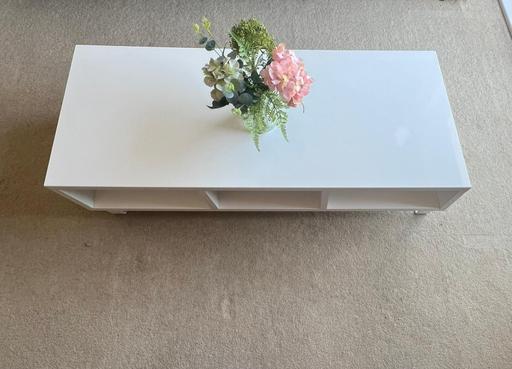 Buy & Sell Wealdstone Harrow - Photos for Reduced White Coffee Table (Open to low offer