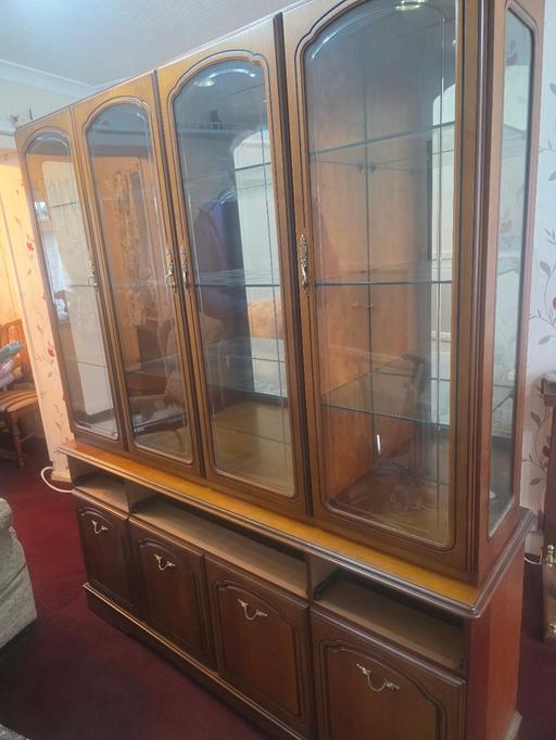 Buy & Sell Bilston Wolverhampton - Photos for Large wall unit with lights