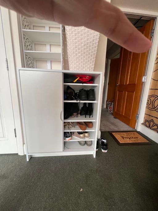 Buy & Sell Redhill Reigate and Banstead - Photos for White shoe cabinet with sliding doors