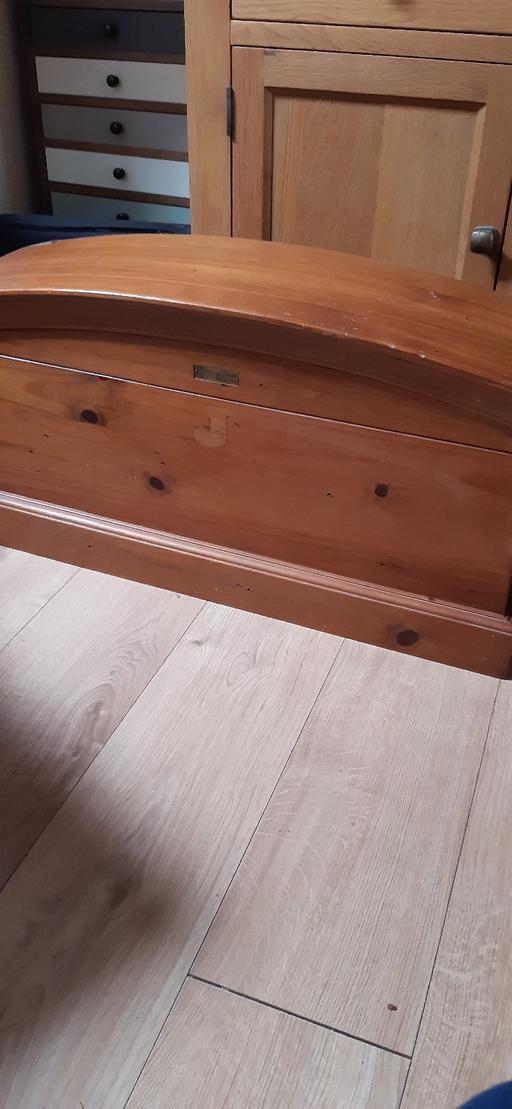Buy & Sell Allesley Coventry - Photos for solid wooden chest