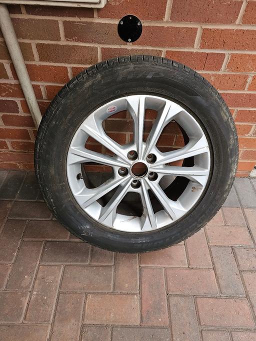 Vehicles Willenhall Walsall - Photos for ford kuga 17in wheel