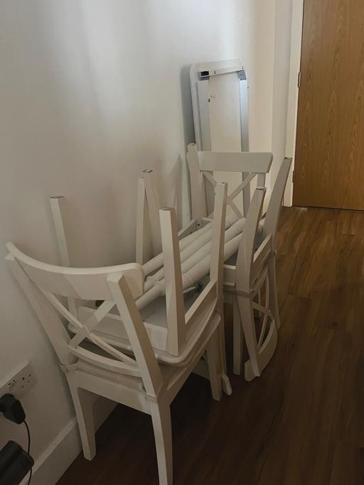 Buy & Sell Navestockside Brentwood - Photos for IKEA white dining table with four chairs