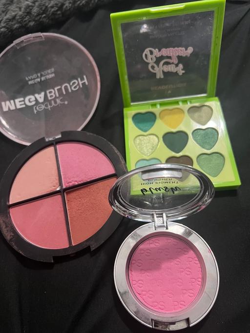 Buy & Sell Paddock Kirklees - Photos for Makeup bundle available ✨🥰
