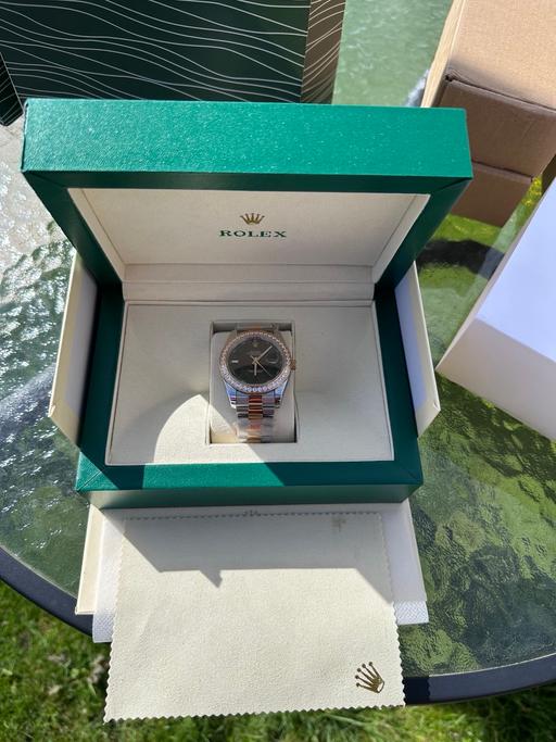 Buy & Sell Green Line Industrial Estate Mansfield - Photos for Two-Tone Gold & Silver Automatic Watch
