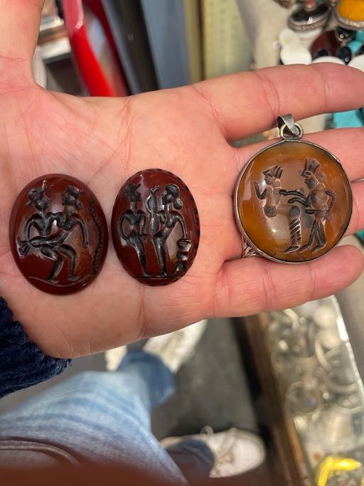 Buy & Sell Enfield Wash Enfield - Photos for Unusual stones