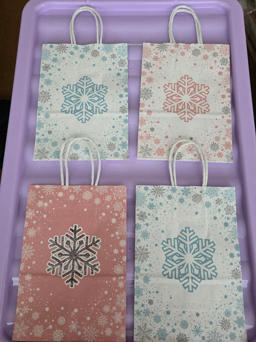 Classes Blackpool Town Centre Blackpool - Photos for Snowflake gift bags x 4 NEW
