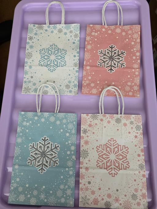 Classes Blackpool Town Centre Blackpool - Photos for Snowflake gift bags x 4 NEW
