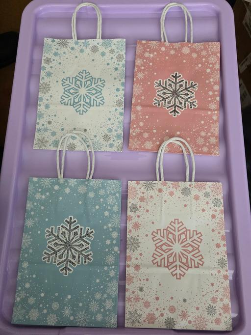 Classes Blackpool Town Centre Blackpool - Photos for Snowflake gift bags x 4 NEW