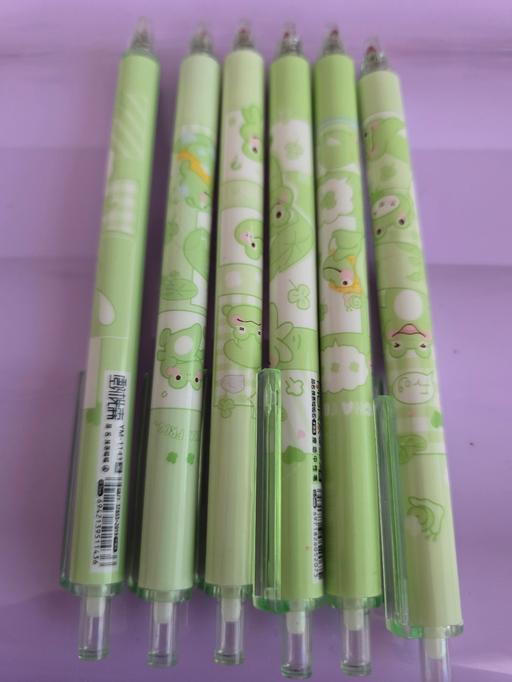 Classes Blackpool Town Centre Blackpool - Photos for Frog pens x 6 NEW