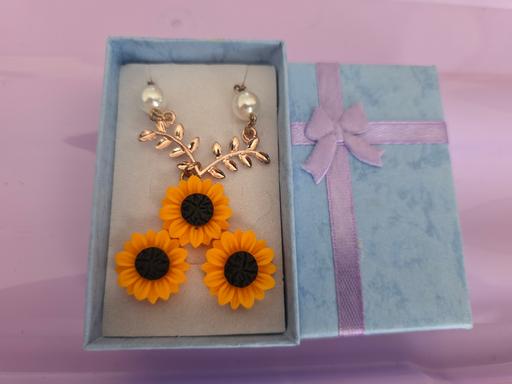 Buy & Sell Blackpool Town Centre Blackpool - Photos for Sunflower necklace & earrings NEW
