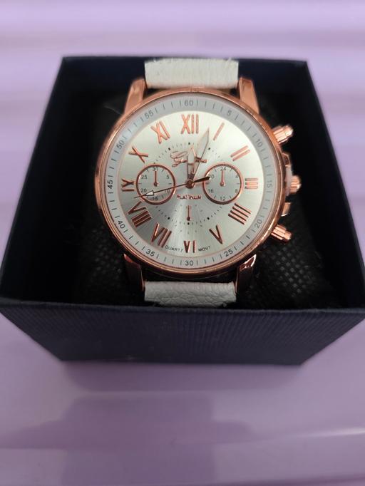 Buy & Sell Blackpool Town Centre Blackpool - Photos for Ladies watch in box NEW