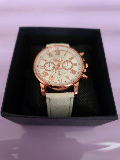 Buy & Sell Blackpool Town Centre Blackpool - Photos for Ladies watch in box NEW