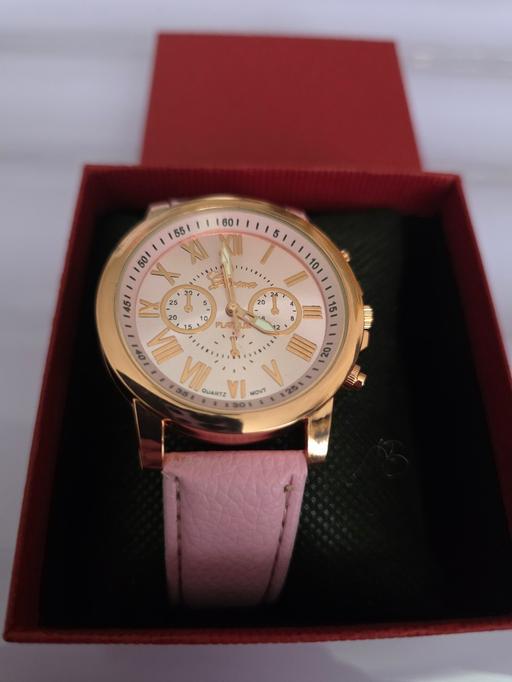 Buy & Sell Blackpool Town Centre Blackpool - Photos for Ladies watch in box NEW