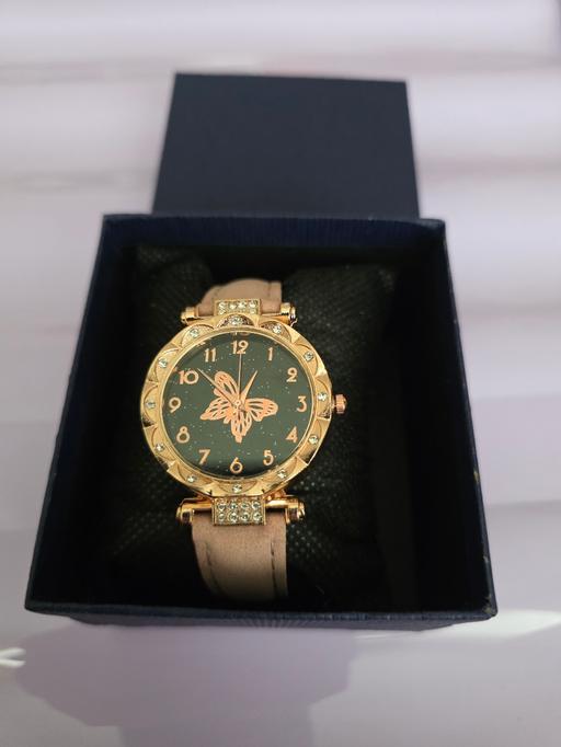Buy & Sell Blackpool Town Centre Blackpool - Photos for Ladies watch in box NEW