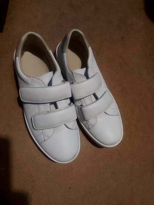 Buy & Sell Wexham Slough - Photos for Gucci Kids White Leather Sneakers EU 35 Bra