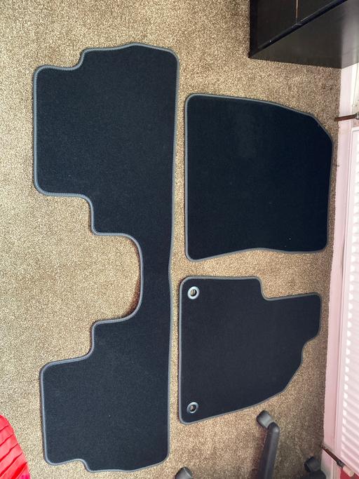 Vehicles Bedworth Nuneaton and Bedworth - Photos for Car Mats