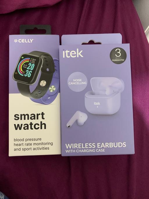 Buy & Sell Riddlesden Bradford - Photos for Smart watch and ear buds