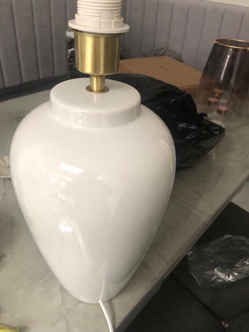 Buy & Sell Middlemore Industrial Estate Birmingham - Photos for Tall white and gold ceramic lamp