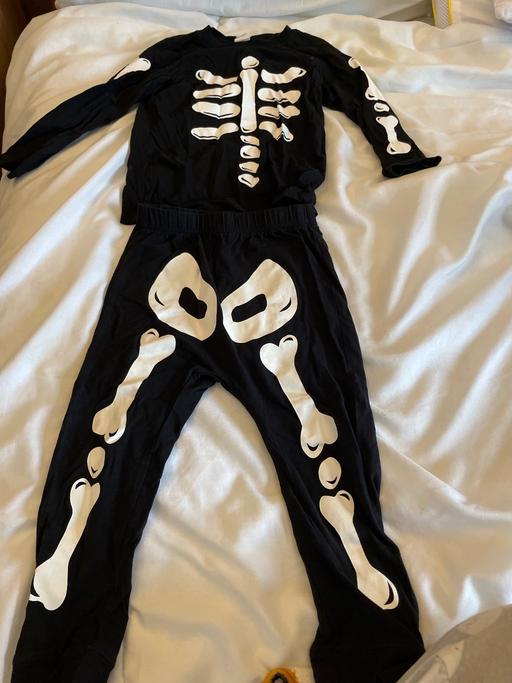 Buy & Sell Rowley Village Sandwell - Photos for Age 2-3 years skeleton top and bottoms