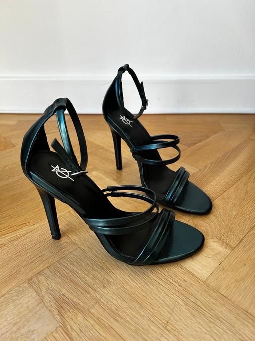 Buy & Sell Letchworth Garden City North Hertfordshire - Photos for 4th & Reckless heels. Emerald green. Size 6uk