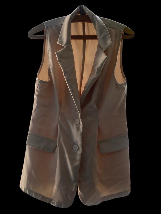Buy & Sell White City West London - Photos for Beige lightweight sleeveless jacket Medium