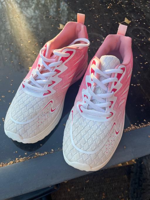 Buy & Sell Cadeby Doncaster - Photos for Size 5 pink white trainers