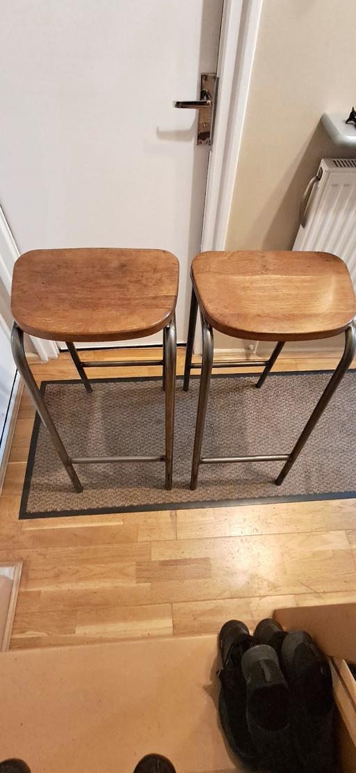 Buy & Sell Barnsbury North London - Photos for Oak high standard stools.