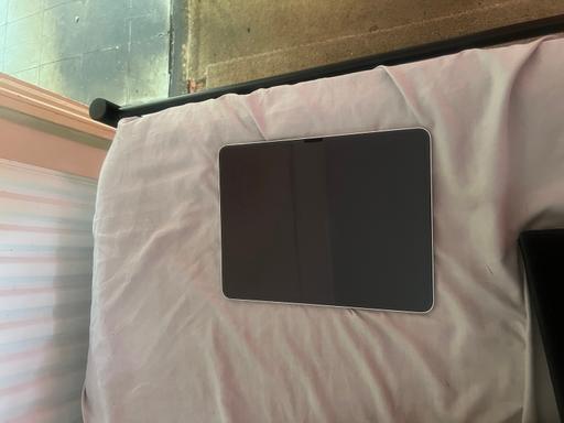 Buy & Sell Parbrook Horsham - Photos for Ipad pro 13 inch.almost brand new.