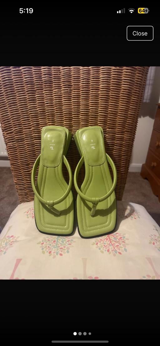 Buy & Sell Standlake West Oxfordshire - Photos for Tu green flip flops