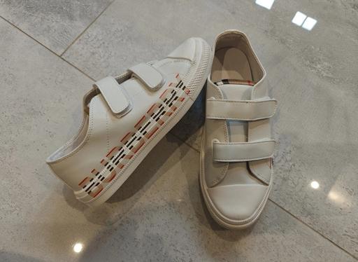 Buy & Sell Harrow on the Hill North West London - Photos for Burberry Childs Shoe