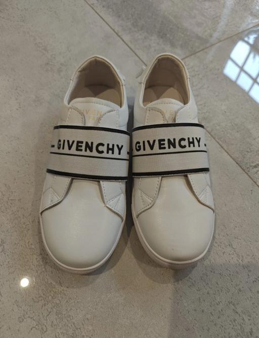 Buy & Sell Harrow on the Hill North West London - Photos for Givenchy Kid Shoe