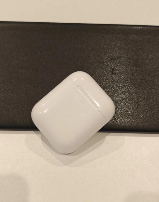 Buy & Sell Harrow on the Hill North West London - Photos for Apple AirPods 2nd Generation White Earbuds