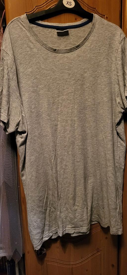 Buy & Sell Radcliffe Bury - Photos for men's top extra large