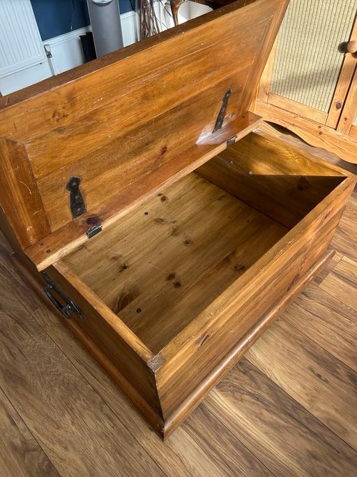 Buy & Sell Woodford East London - Photos for Coffee table / Chest