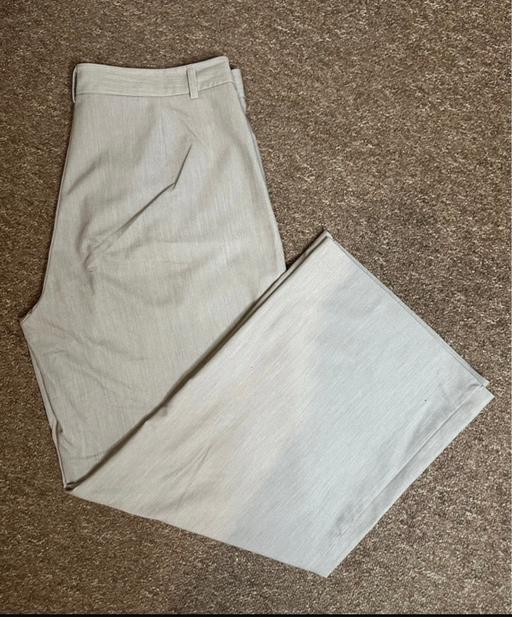 Buy & Sell Raynes Park South West London - Photos for Stradivarius straight-leg trousers