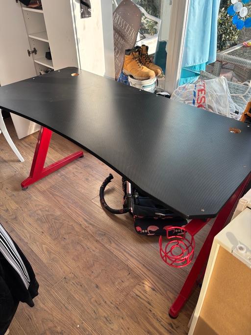 Buy & Sell Southwick Adur - Photos for Large heavy duty gaming desk