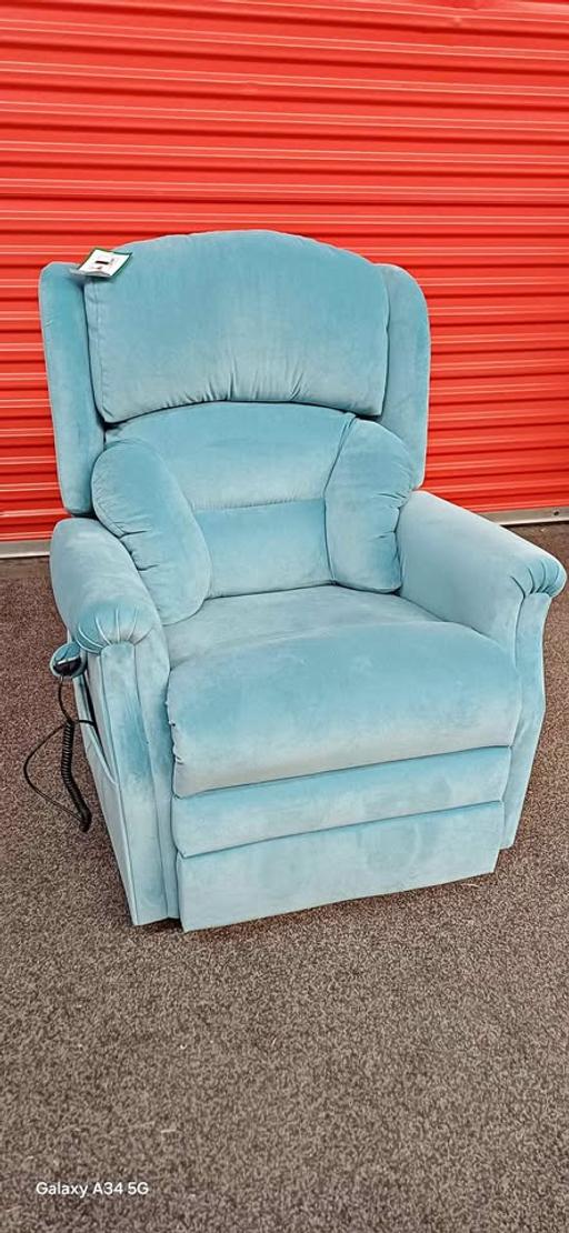Buy & Sell Rushmoor Hampshire - Photos for 4 motor Riser Recliner Armchair