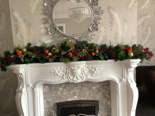Buy & Sell Woodsetton Dudley - Photos for New, 6’ Christmas garland