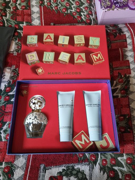 Buy & Sell Grangemouth Falkirk - Photos for perfume