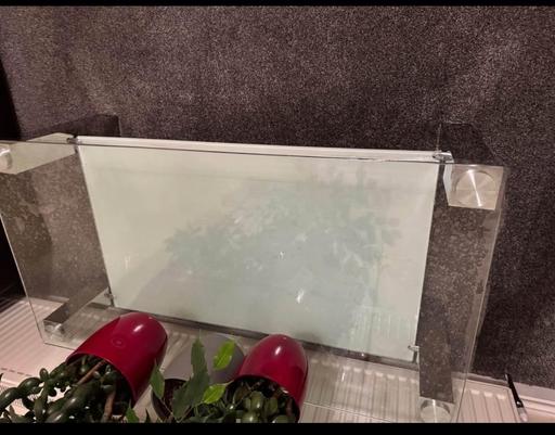 Buy & Sell West Norwood South East London - Photos for Glass table