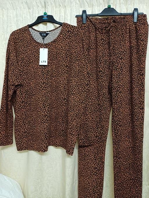 Buy & Sell Wickersley Rotherham - Photos for lts lounge suit