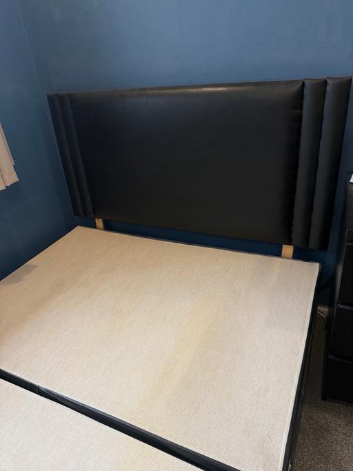 Buy & Sell Weetwood Leeds - Photos for Black Double Bed Base with Headboard