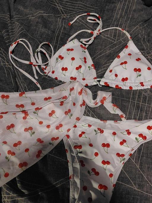Buy & Sell Sutton Leach Saint Saint Helens - Photos for cherry bikini 3 piece