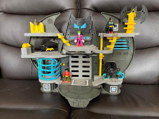 Buy & Sell Kingswinford Dudley - Photos for DC Comic Batcave Playset