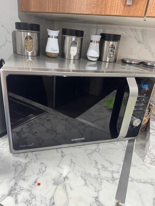 Buy & Sell Upper Walthamstow East London - Photos for Great condition Samsung microwave