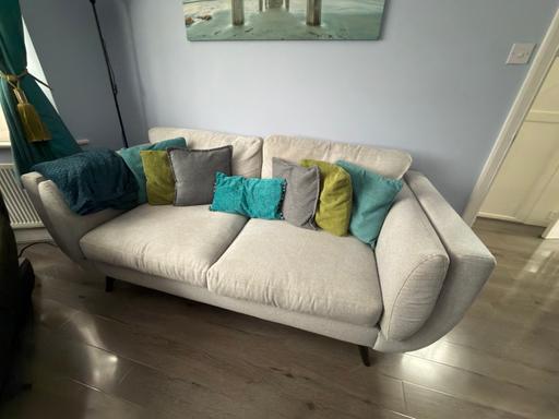 Buy & Sell South Harrow Harrow - Photos for Modern Three Seater Sofa