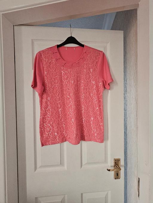 Buy & Sell Newton Doncaster - Photos for T-shirt.. size 16/18.