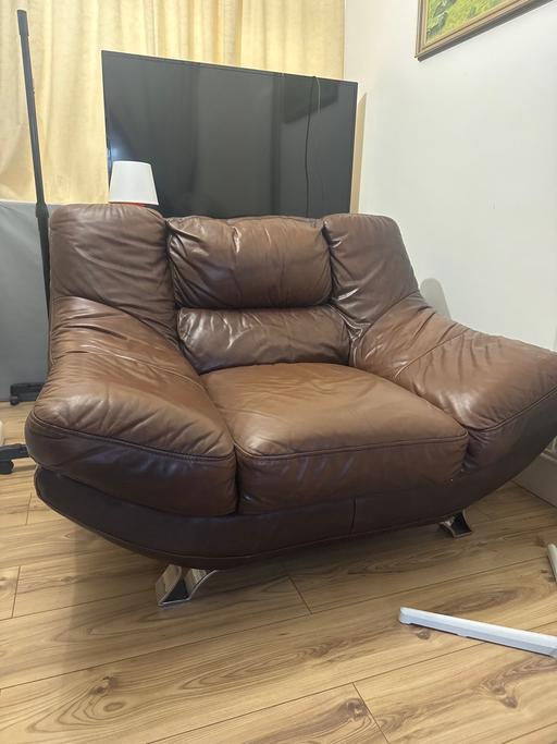 Buy & Sell Sudbury North West London - Photos for Large one seater brown leather couch